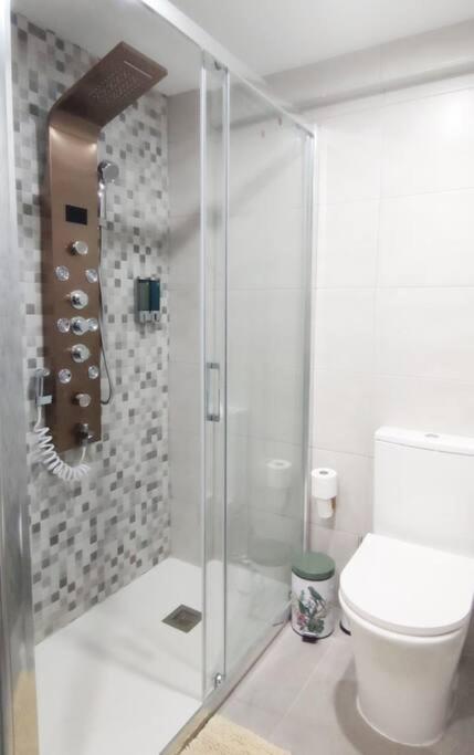 - Lujo - Parking, Maquina Arcade, Wifi Y Netflix Apartment Oviedo Exterior photo