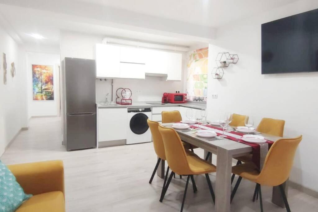 - Lujo - Parking, Maquina Arcade, Wifi Y Netflix Apartment Oviedo Exterior photo